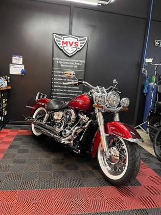 HARLEY-DAVIDSON SOFTAIL DELUXE 